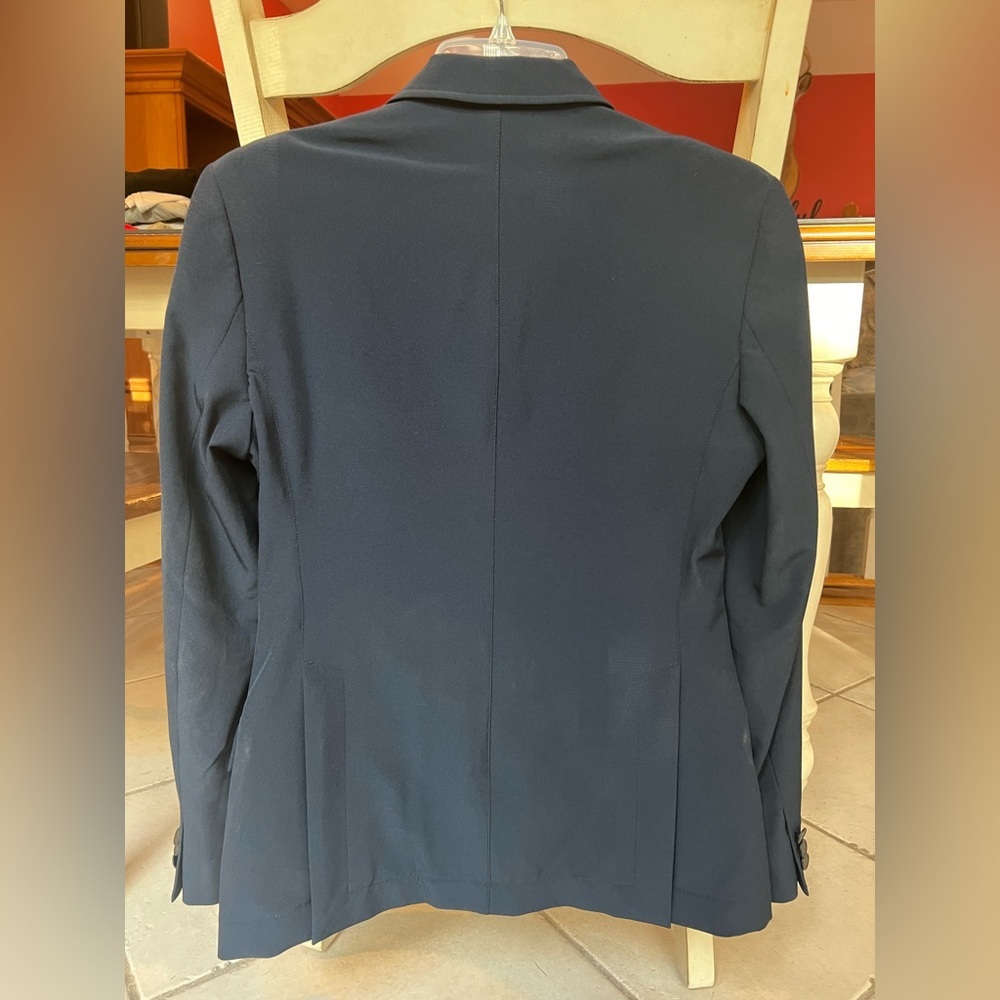 R.J. Classics Show Coat - Picture 2 of 8